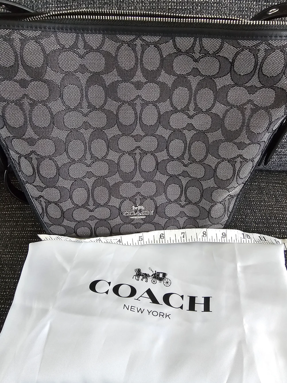 COACH Signature Canvas Tote in Gray/Black